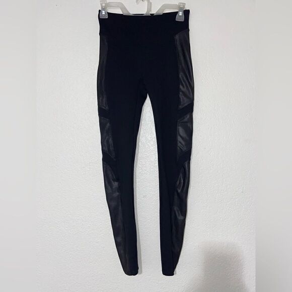Spanx Faux Leather Moto Leggings High Waisted Ponte‎ Seamless Knit 7/8 Pant - Picture 3 of 10